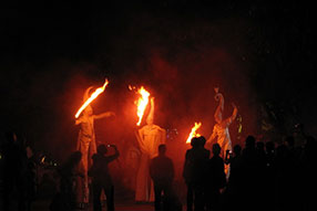 image stilts show